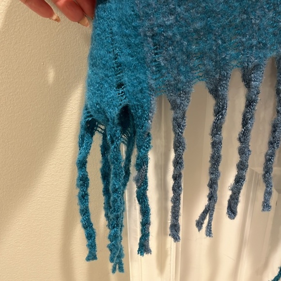 NWT JUST JAMIE Gorgeous OS Plaid blue Black Soft Fuzzy Kimono Ruana Cape Poncho - Picture 5 of 9